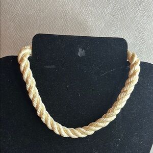 Elegant Gold Twisted Rope Necklace